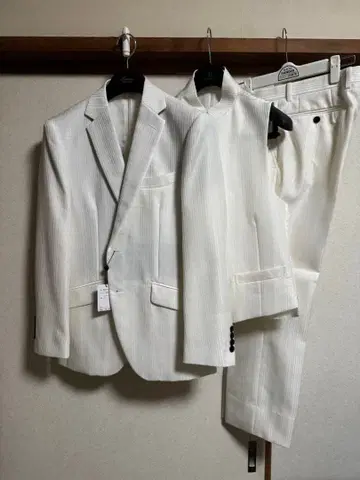 [ 미사용 새상품 ] GARNIER 가르니에 2BS 쓰리피스 수트 화이트