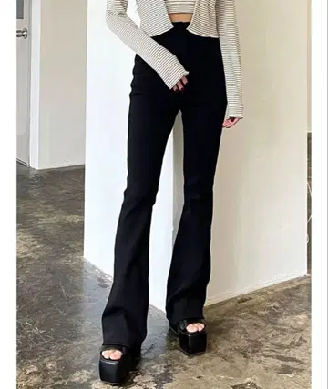 EMODA 스트레치 리브 플레어 팬츠