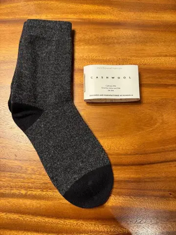 캐시미어, 메리노울, 실크를 믹스한 엘레강트하고 소프트한 양말