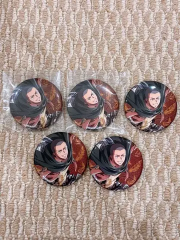 진격의 거인 코니 캔 배지 세트