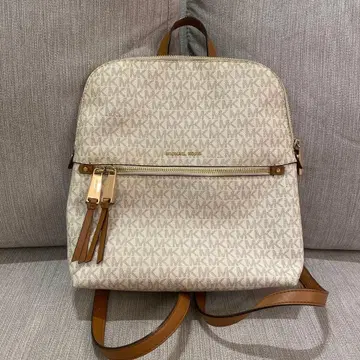 RHEA ZIP 슬림 백팩 미디엄