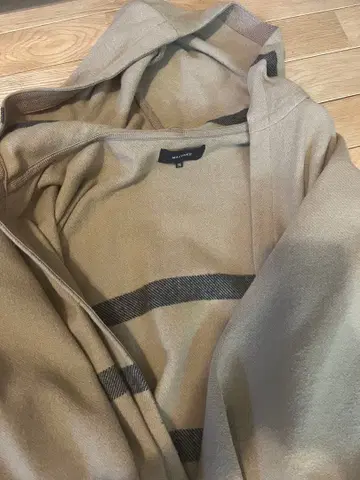 베이지 후드 달린 판초 숄 타입