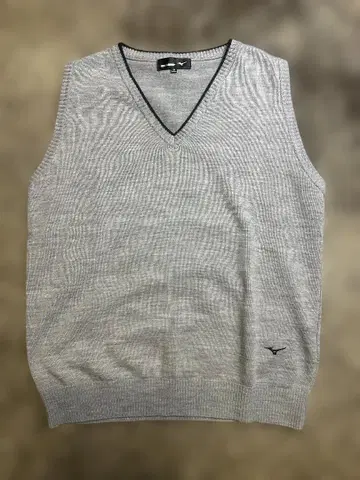 미즈노 그레이 V넥 니트 베스트 M 따뜻함