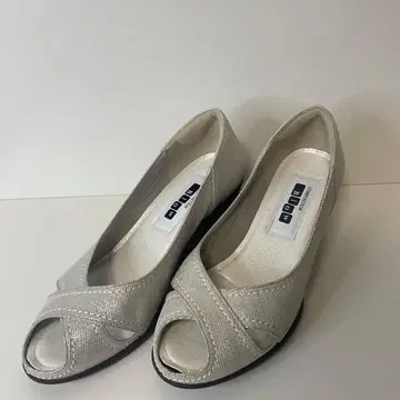 COMPOSITION Blow/컴포트 오픈토 펌프스