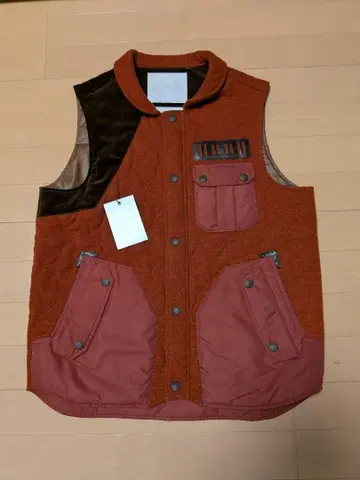 화이트 마운티니어링 퀼팅 베스트 택 있음 페이즐리 무늬