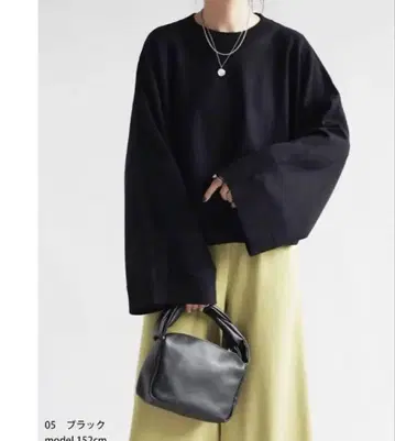 [안티카] 숏 기장 니트 와이드 슬리브