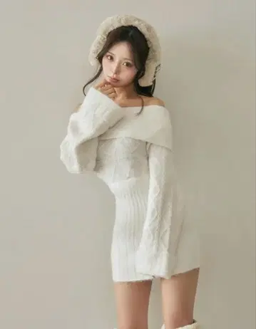 새상품 Darich 다리치 헤어리 오프숄더 니트 미니 원피스