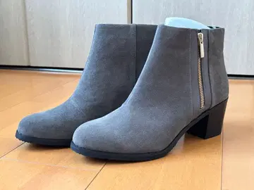 그레이 스웨이드 앵클부츠