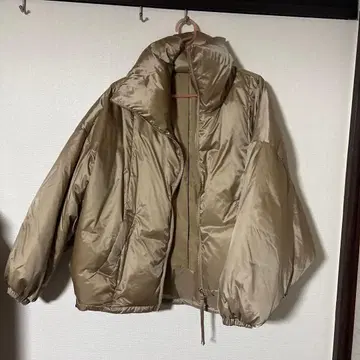 골드 볼륨 다운 자켓 F 사이즈