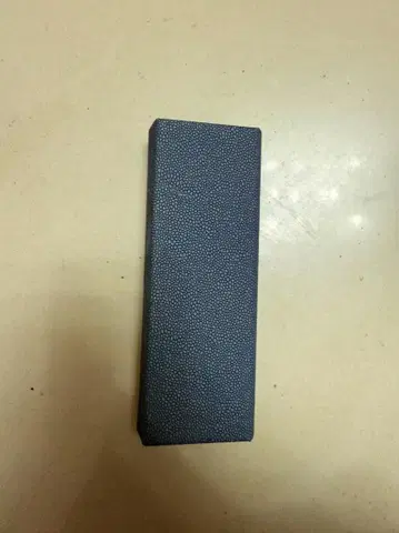 다크 블루 안경 케이스