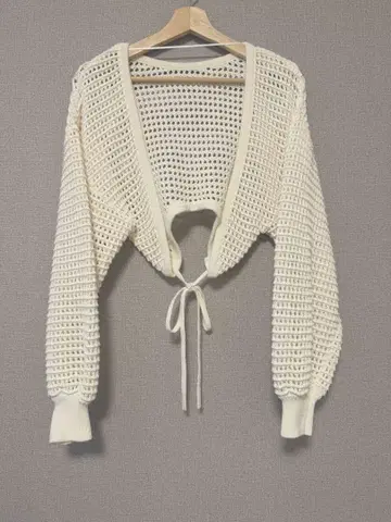 [ 미사용 ] FRAY I.D 시스루 니트 숏 기장 가디건