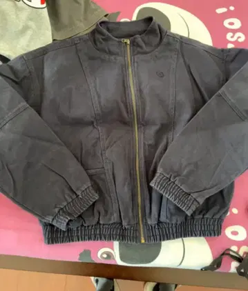 다크 네이비 지퍼 달린 점퍼