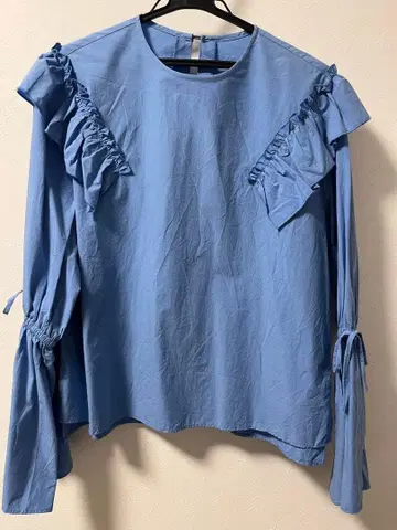 Spick & Span 스카이블루 프릴 긴팔 셔츠