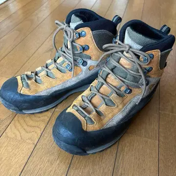 AKU 등산화 트레킹 슈즈 고어텍스 26cm