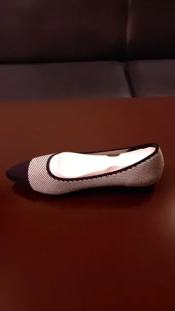 Steppi 스틸레토 플랫슈즈