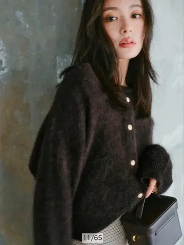 [ 시착만 한 상품 ] Mystrada 복슬복슬 보트넥 버튼 니트