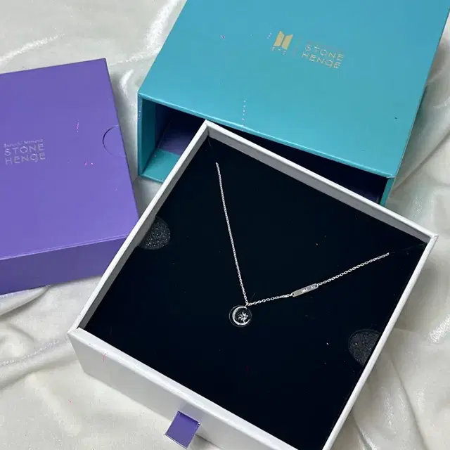 방탄소년단 슈가 탄생석 스톤헨지 목걸이 아쿠아마린 3월