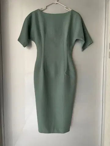 세련된 가을/겨울 파티 드레스