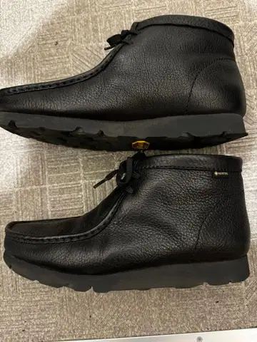 클락스 왈라비 고어텍스 사이즈 UK 8