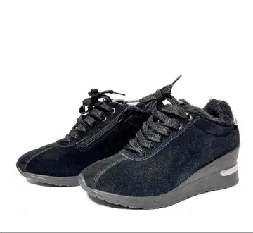 새상품급 [ ALPHA CUBIC ] 알파 큐빅 보아 스니커즈 23cm