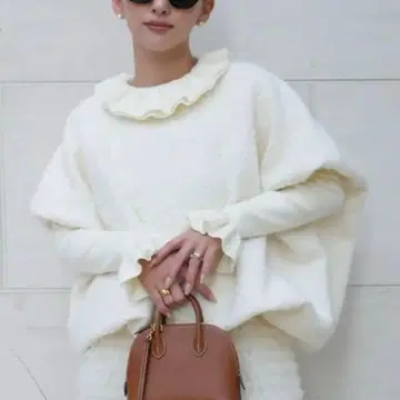 saa님 요청 코쿤 디자인 보아 풀오버 화이트