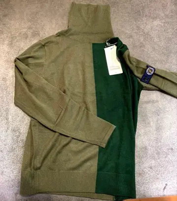 새상품 바이컬러 터틀넥 스웨터 남성용 M g-stage 부드러운