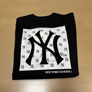 가격 인하 새상품 MLB 뉴욕 양키스 트레이닝복 M 사이즈