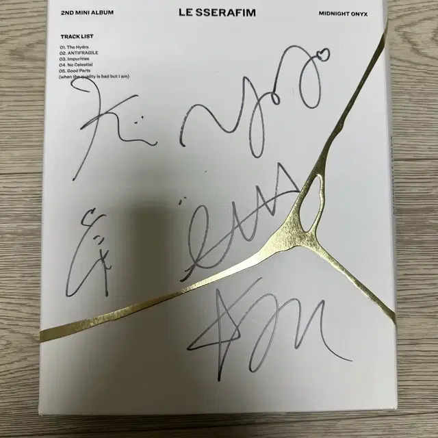 [비매] 르세라핌 ANTIFRAGILE 싸인 앨범