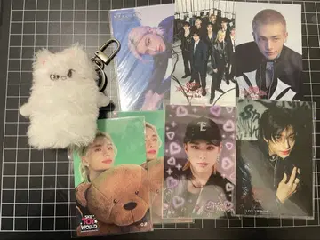 K-POP 스티커 6개와 키링 세트