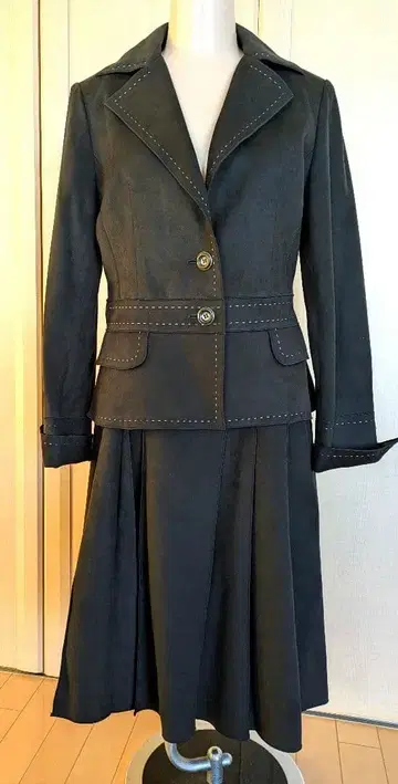 ELLE 탄화 블랙 다크 그레이 스웨이드풍 스커트 수트 40 사이즈