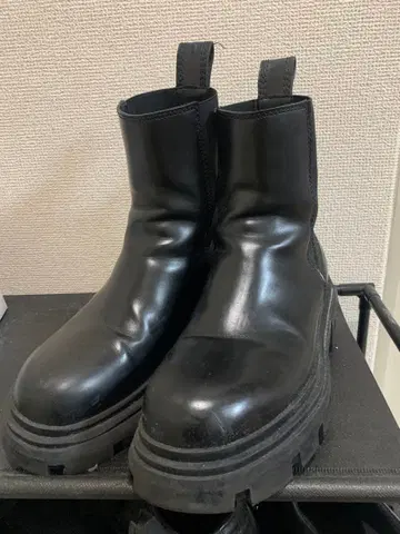 zara 청키 트랙 밑창 첼시 부츠