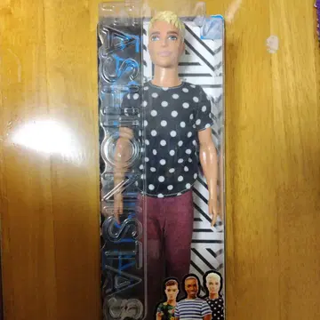 바비 패셔니스타 켄 도트 셔츠