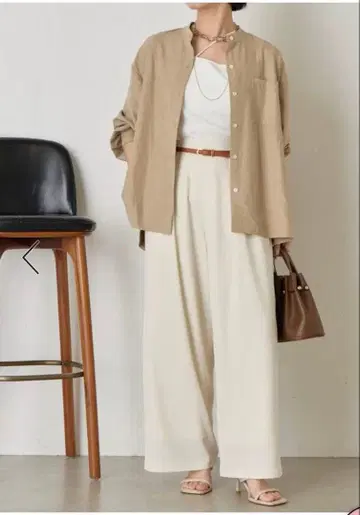 피치 스킨 백 턱 셔츠 새상품급