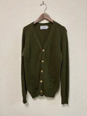 Inverallan 올리브 그린 V넥 가디건 사이즈 40