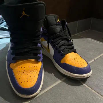 Jordan 하이컷 스니커즈 보라색/오렌지