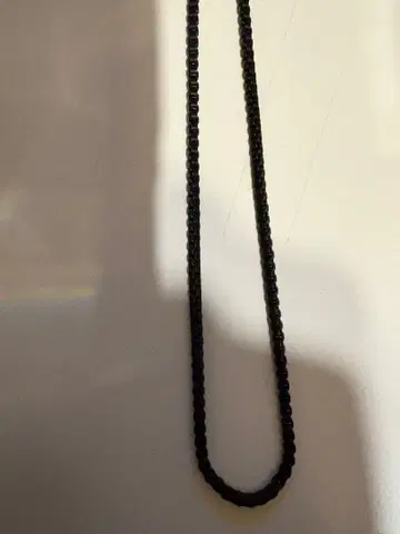 크리스탈헤이즈 에나멜 체인 블랙