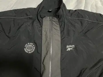 Reebok 나일론 자켓 블랙