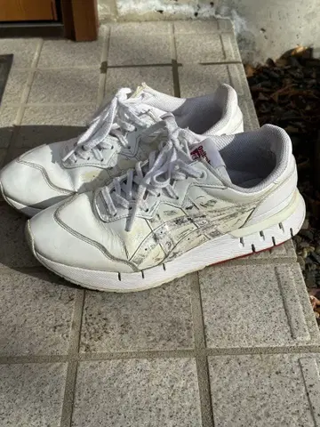 오니츠카타이거 스니커즈