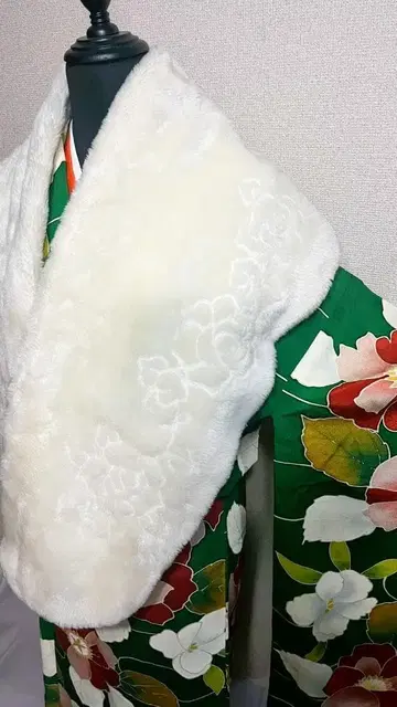 앤티크풍 퍼 숄 특이한 꽃 엠보