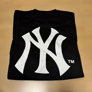 새상품 MLB 뉴욕 양키스 트레이닝복 M 사이즈