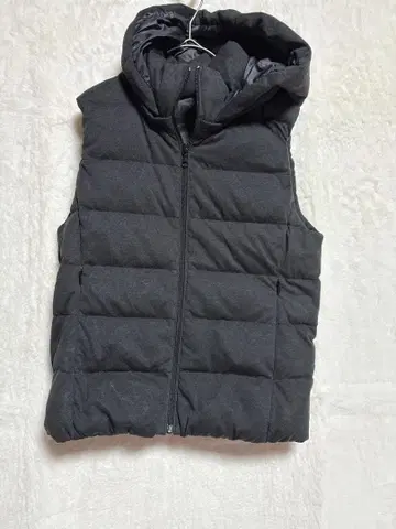 유니클로 UNIQLO 다운 베스트 M 블랙 이 옷 하나로 대활약