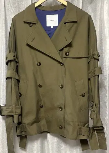 UN3D 트렌치코트