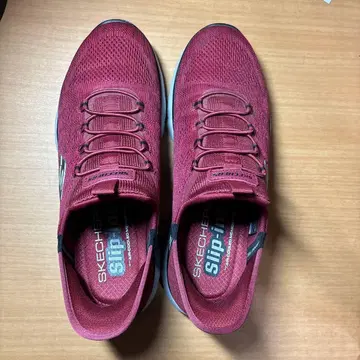 SKECHERS 슬립인스 와인 레드 스니커즈