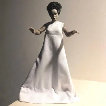 프랑켄슈타인 신부 피규어 90주년