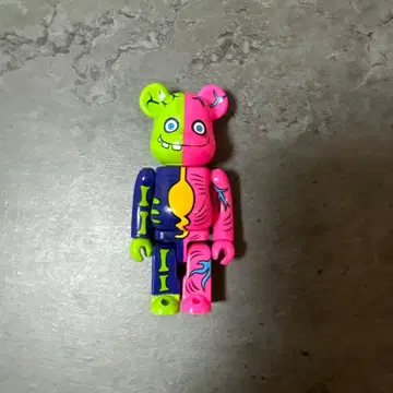 큐브릭 베어브릭 피규어