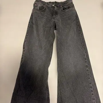 블랙 스트레이트 데님 플레어 실루엣