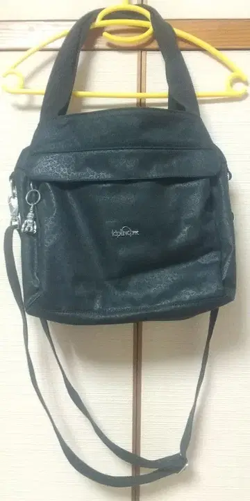 키플링 2way 숄더백 블랙 레오파드 무늬