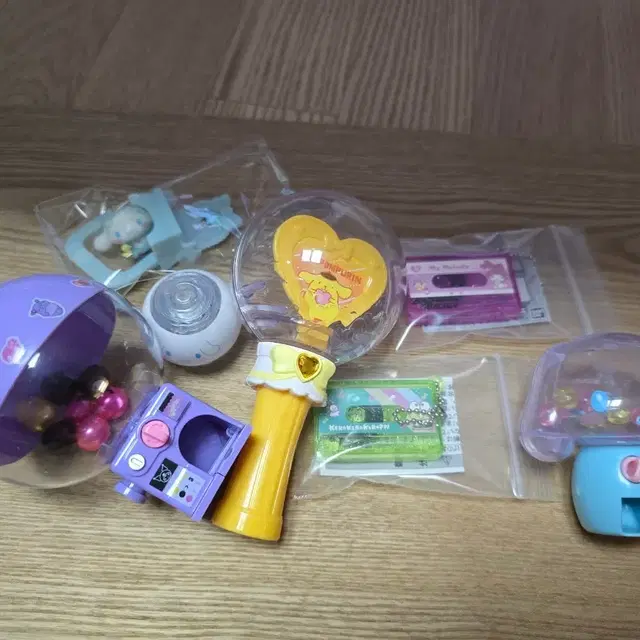 산리오 폼폼푸린 응원봉 가챠 쿠로미 마이멜로디 캐로피 시나모롤