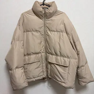 한국 베이지 다운 자켓