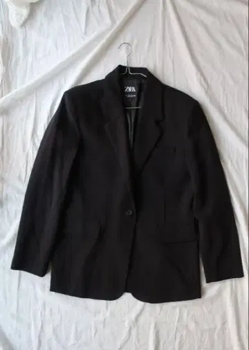 ZARA 블랙 테일러드 자켓